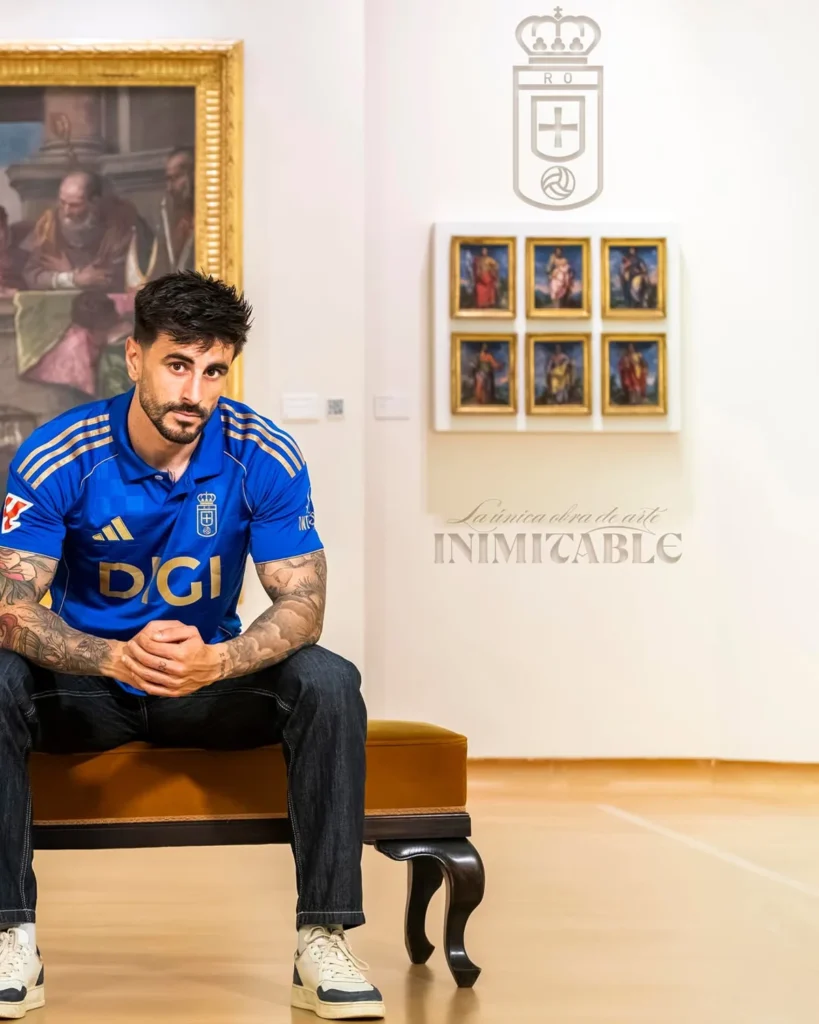Real Oviedo rinde homenaje a su centenario con las camisetas 2025-2026