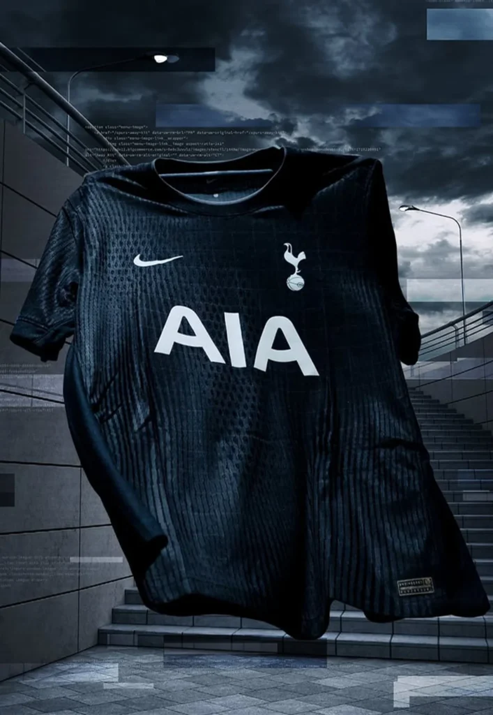 El Tottenham se viste de negro y estrena una camiseta visitante de aire futurista