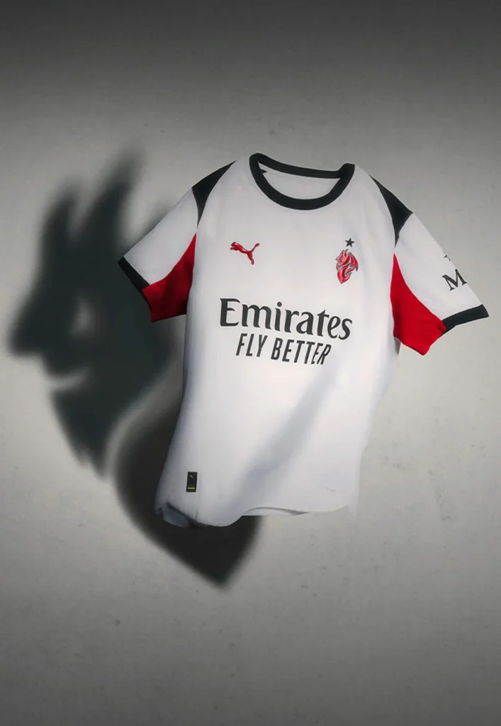 Segunda camiseta del AC Milan 2025-2026: homenaje a la de 1981-1982 con un toque diabólico
