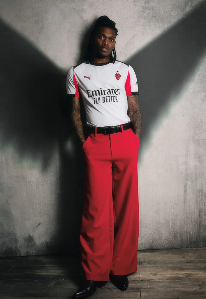 Segunda camiseta del AC Milan 2025-2026: homenaje a la de 1981-1982 con un toque diabólico
