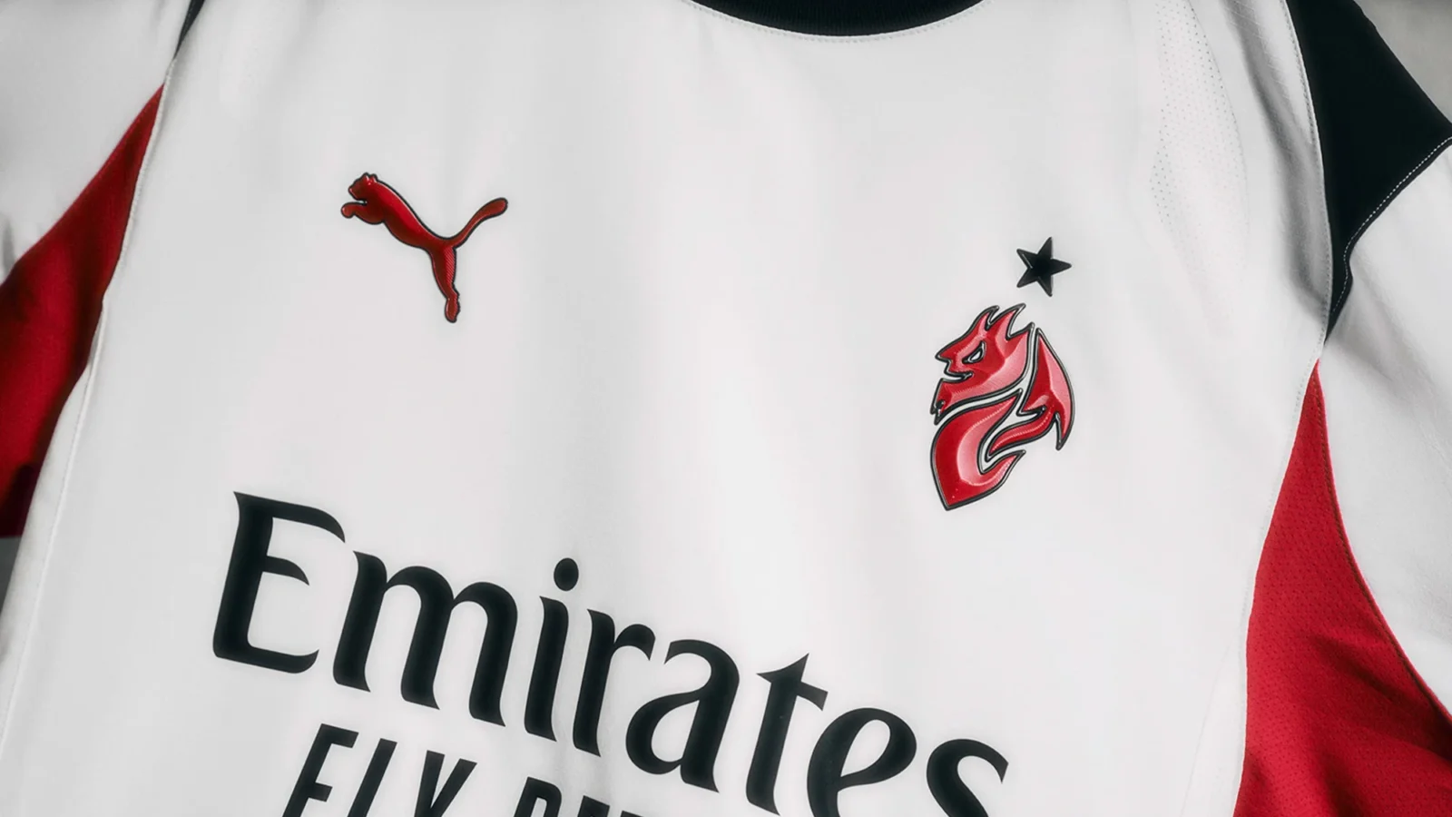 Segunda camiseta del AC Milan 2025-2026: homenaje a la de 1981-1982 con un toque diabólico