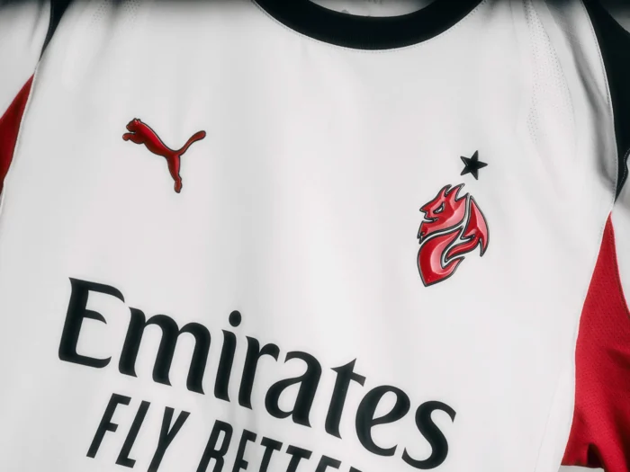 Segunda camiseta del AC Milan 2025-2026: homenaje a la de 1981-1982 con un toque diabólico