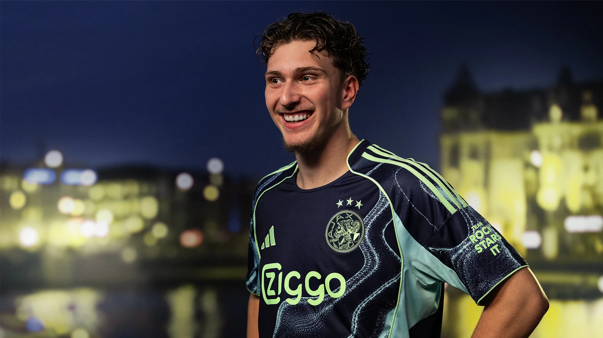 Segunda camiseta del Ajax 2025-2026: homenaje a Ámsterdam y a su cantera