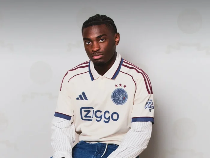 Tercera camiseta del Ajax 2025-2026, inspirada en el documento más antiguo de Ámsterdam