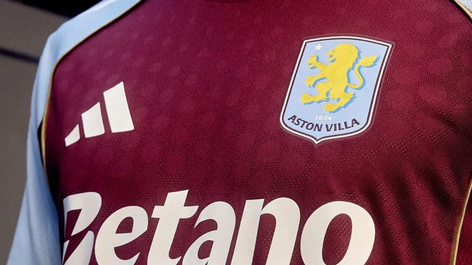 Aston Villa presenta sus camisetas 2025-2026, inspiradas en Holte End y Bullring