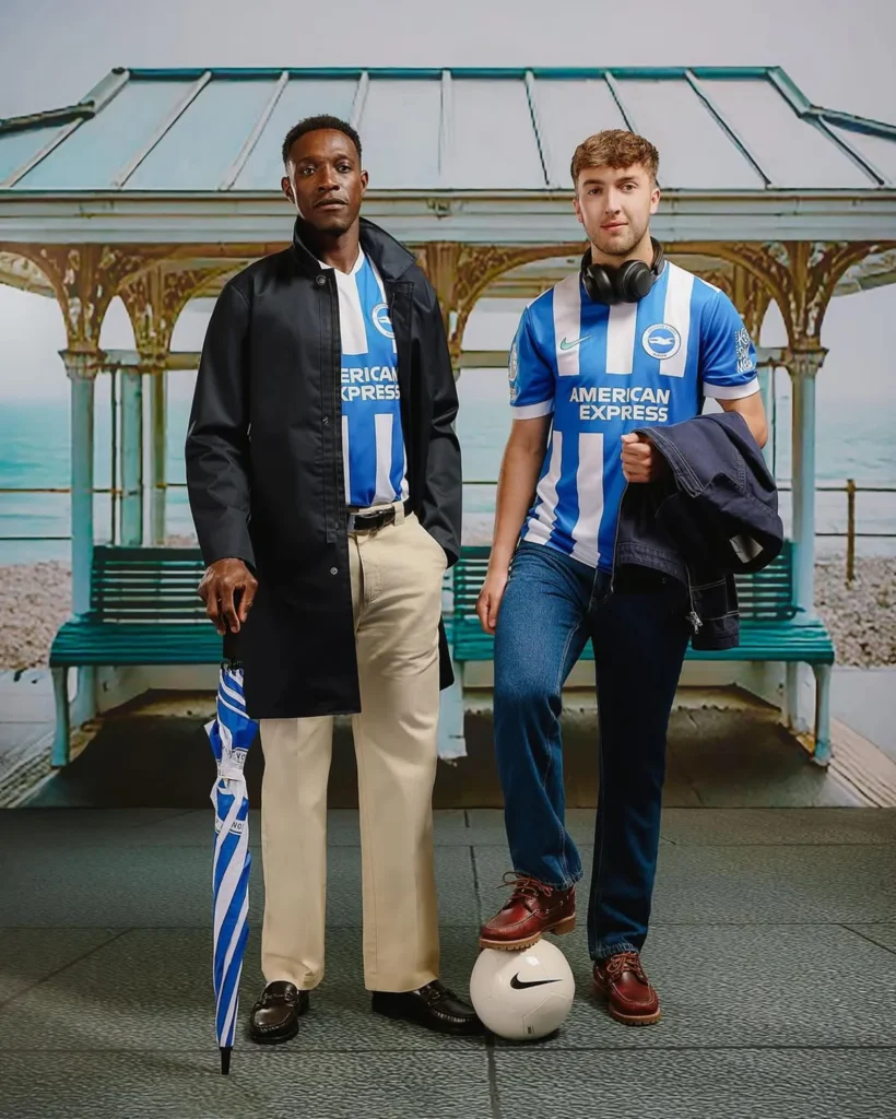 Así son las camisetas del Brighton & Hove Albion 2025-2026: azul y blanco con acentos turquesa