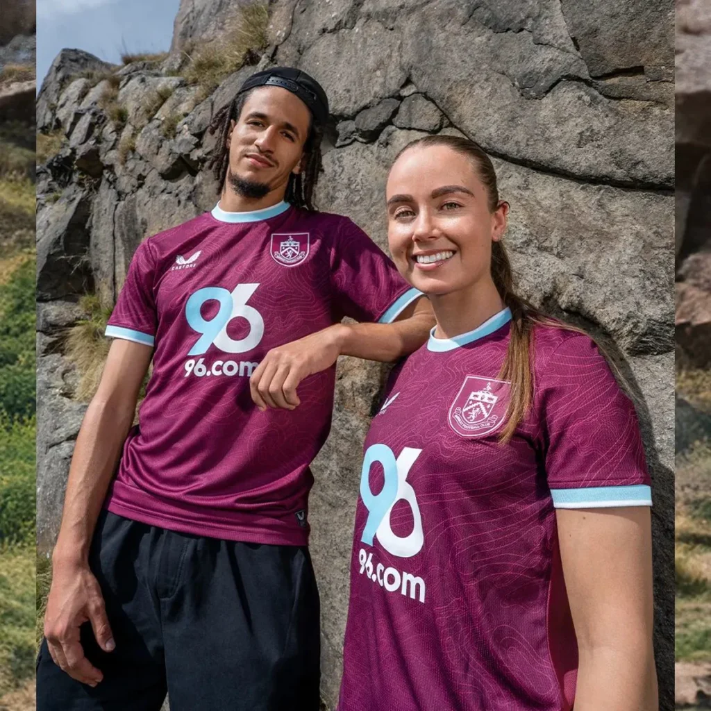 Burnley FC presenta su camiseta 2025-2026, inspirada en el paisaje de Lancashire