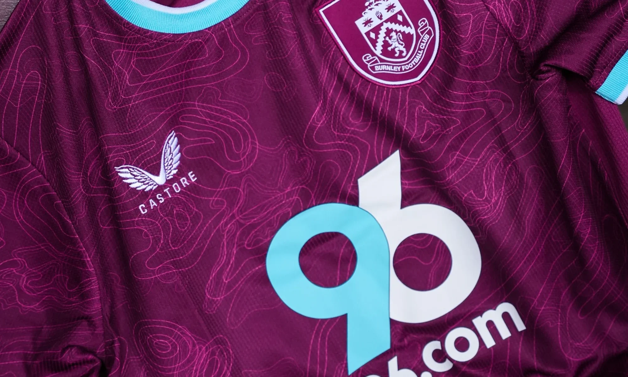 Burnley FC presenta su camiseta 2025-2026, inspirada en el paisaje de Lancashire