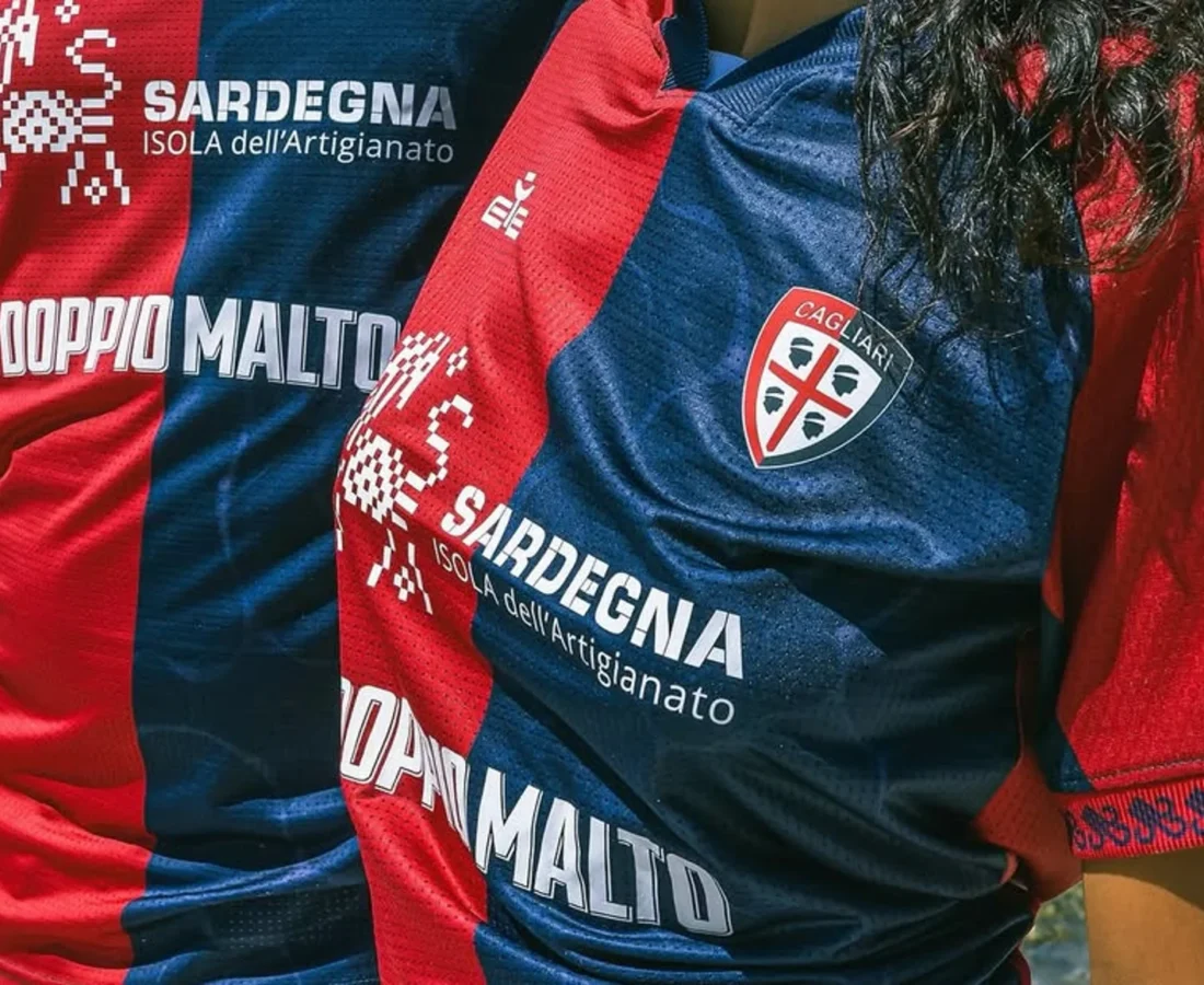 Cagliari presenta sus camisetas 2025-2026, inspiradas en Cerdeña