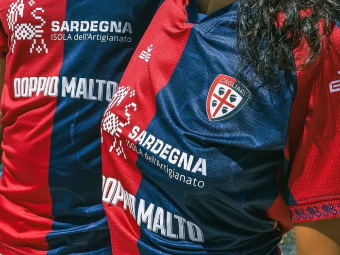 Cagliari presenta sus camisetas 2025-2026, inspiradas en Cerdeña