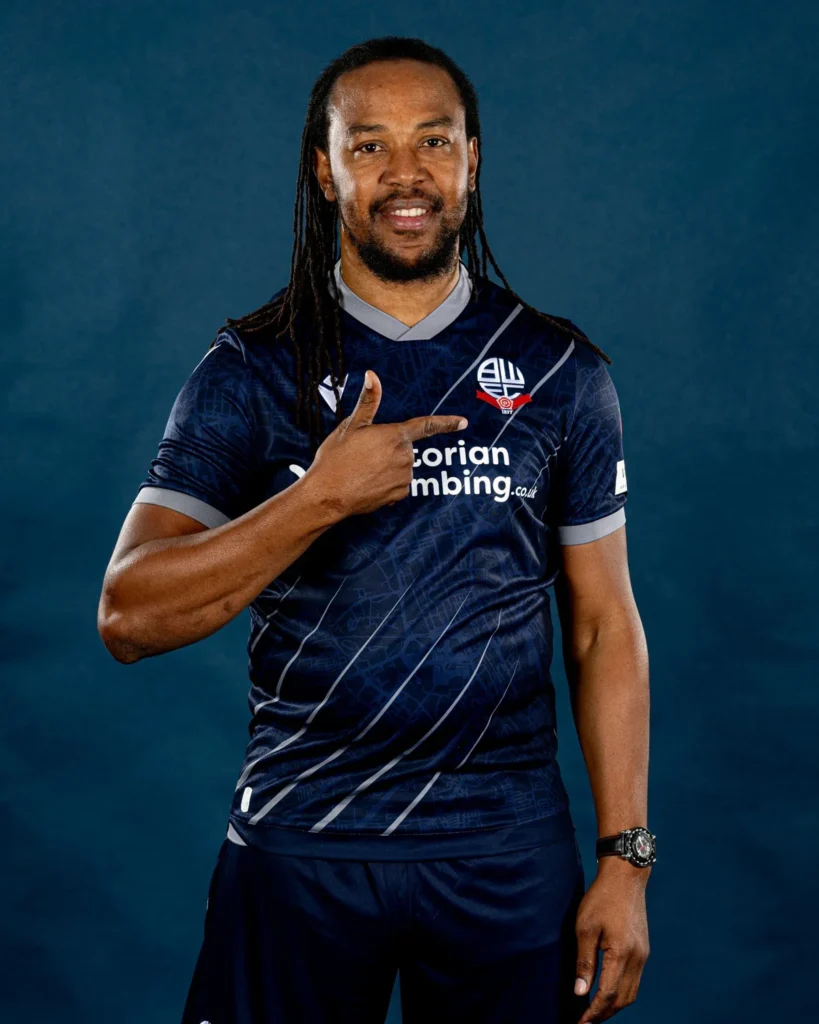 Estas son las camisetas del Bolton Wanderers 2025-2026