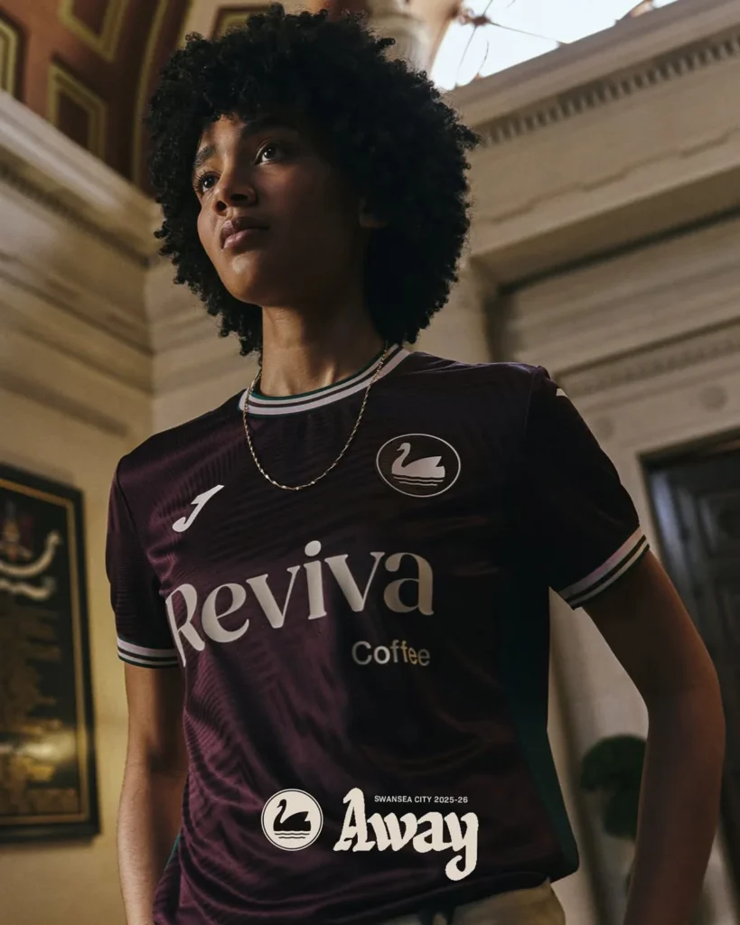 Estas son las camisetas del Swansea City 2025-2026