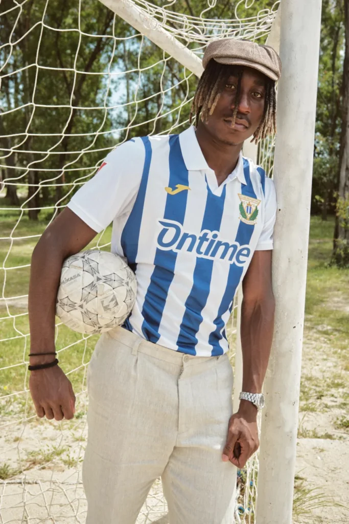 CD Leganés presenta su camiseta titular 2025-2026 con diseño retro y el lema "Soñando desde 1928"