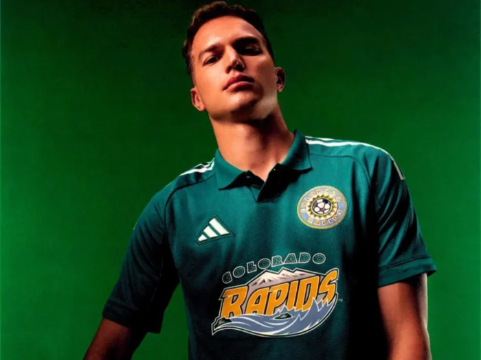 Colorado Rapids presenta su tercera camiseta 2025-2026, inspirada en la de 1996