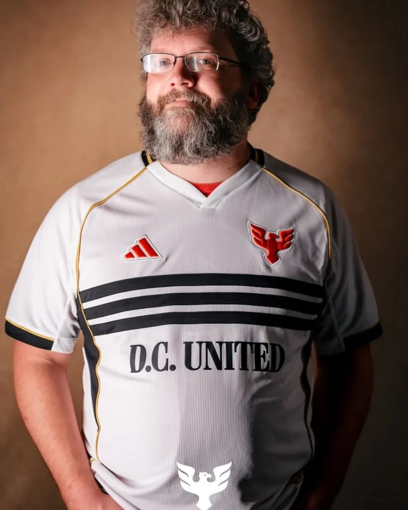 El D.C. United presenta su camiseta Archive 2025-2026, negra y llena de historia