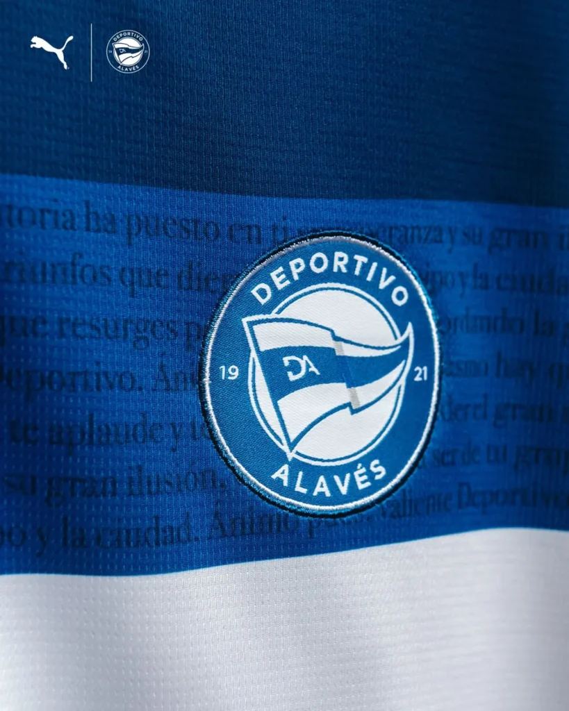 Las camisetas del Deportivo Alavés 2025-2026 recuerdan la final de 2001
