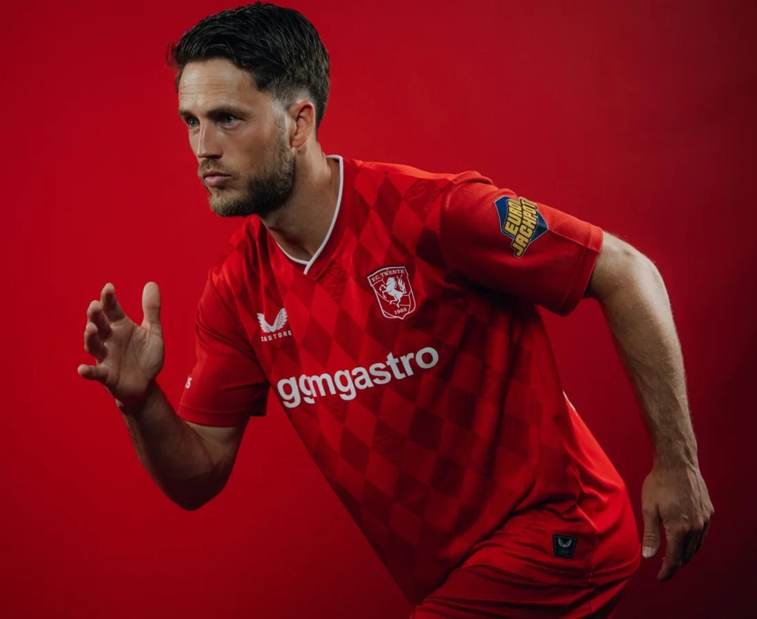 FC Twente mira al pasado: camisetas 2025-2026 inspiradas en 2010-2011 y en el estadio Diekman