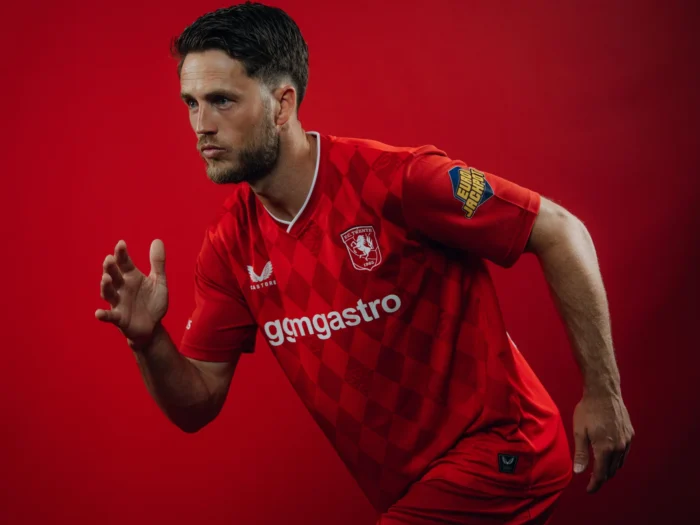 FC Twente mira al pasado: camisetas 2025-2026 inspiradas en 2010-2011 y en el estadio Diekman