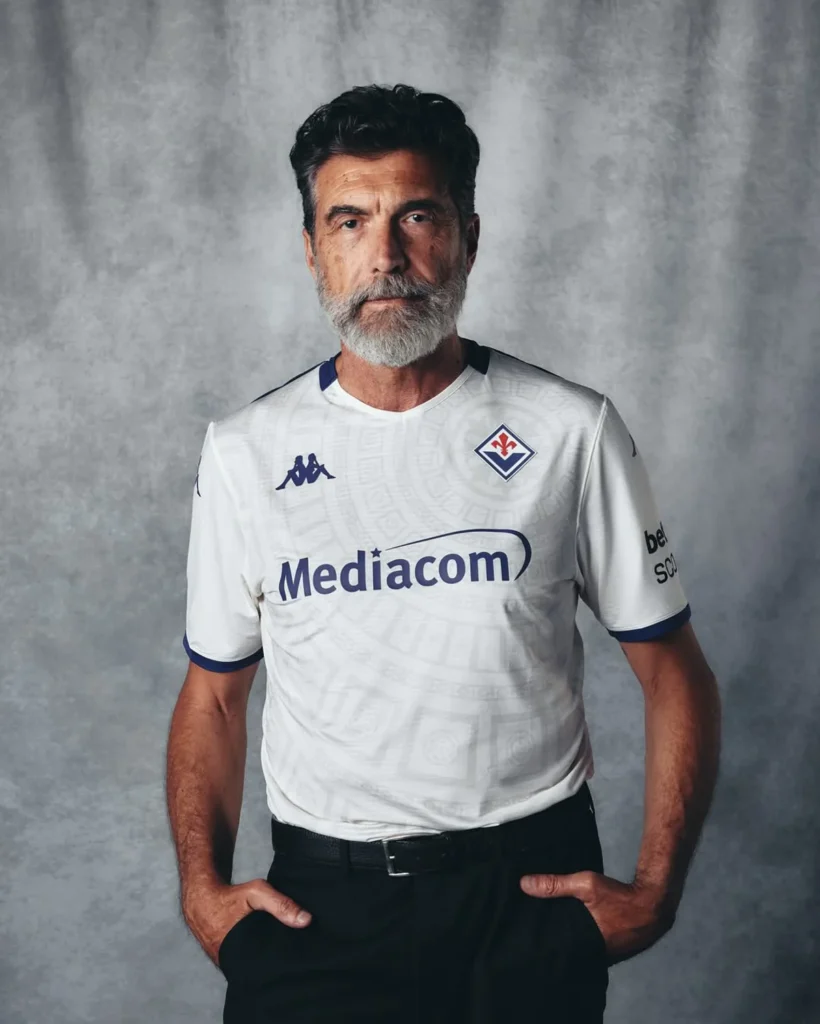 Fiorentina presenta sus camisetas 2025-2026: años 90, la basílica y el Arno