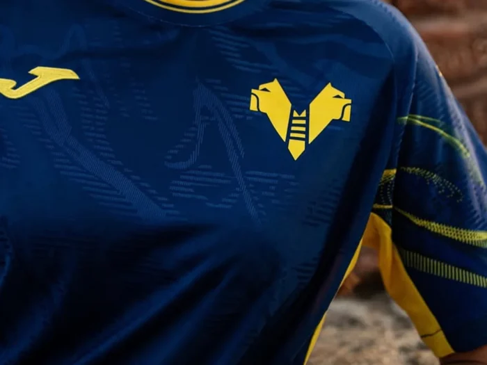 Así son las camisetas del Hellas Verona 2025-2026, obra de Joma