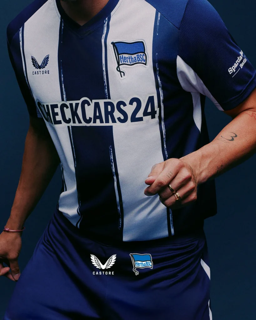 Hertha BSC presenta sus camisetas 2025-2026 de Castore: la tradición nunca se detiene