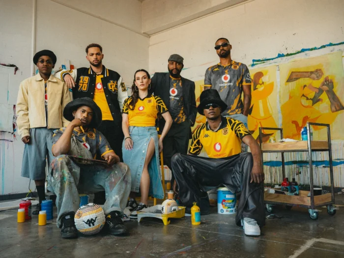 Kaizer Chiefs presenta sus camisetas 2025-2026: un homenaje a Sudáfrica
