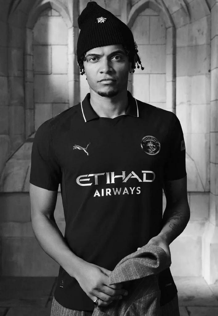 Manchester City vuelve al negro: la segunda camiseta 2025-2026 se inspira en la primera de su historia