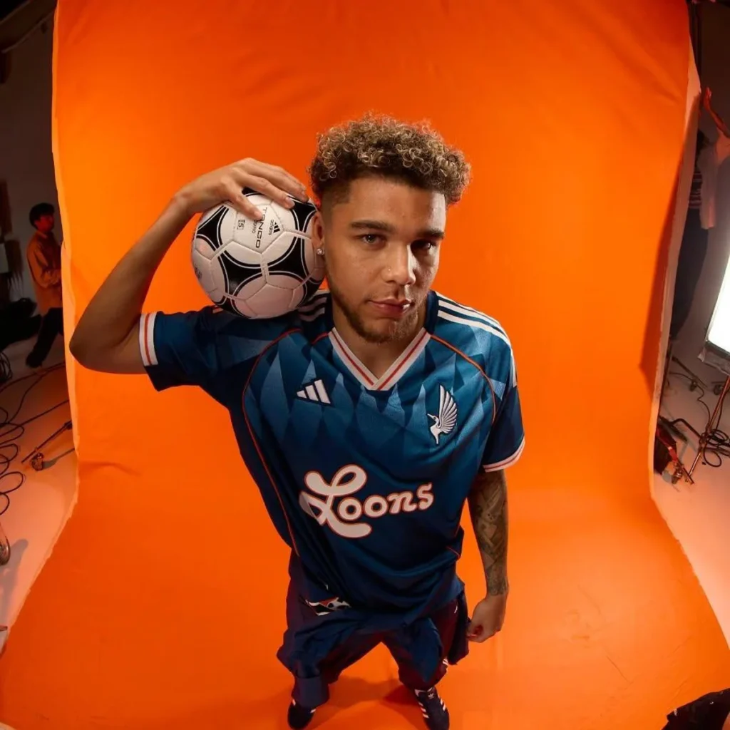 Minnesota United estrena su tercera camiseta 2025-2026, un homenaje a la herencia del fútbol de los años 90