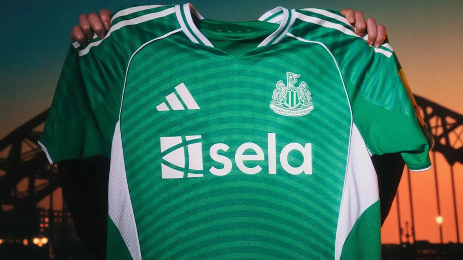 Newcastle United presenta su segunda camiseta 2025-2026, inspirada en el Tyne Bridge