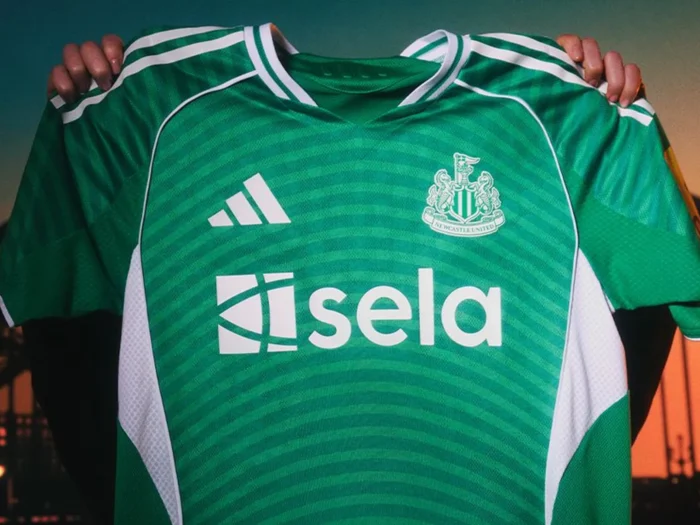 Newcastle United presenta su segunda camiseta 2025-2026, inspirada en el Tyne Bridge