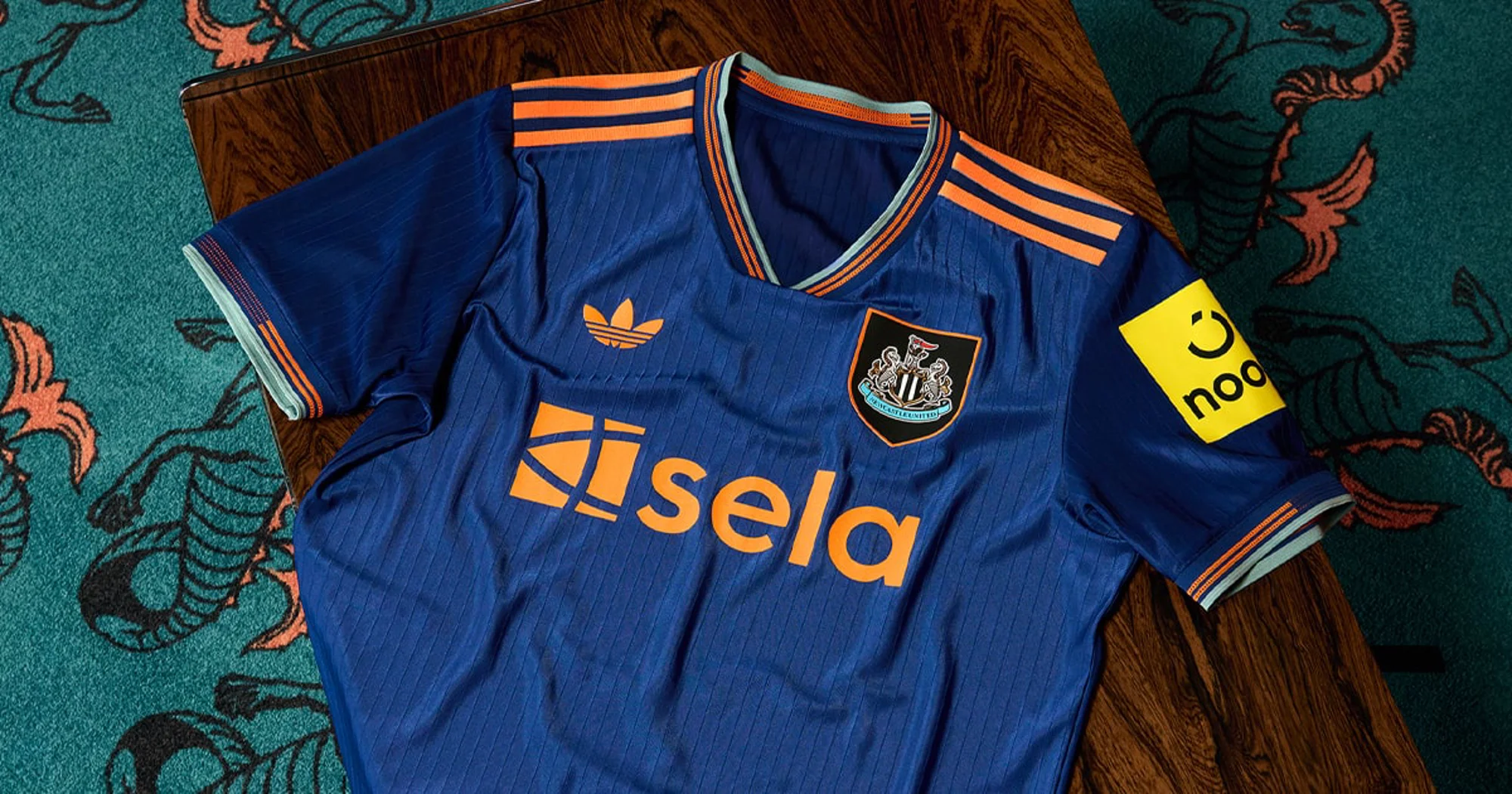 Newcastle United rescata la camiseta de 1997-1998 en su tercera equipación 2025-2026