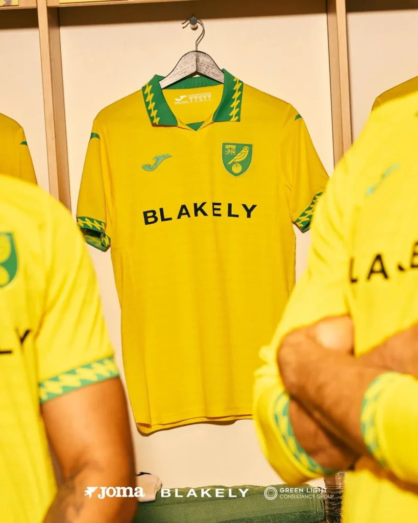 Joma presenta las camisetas del Norwich City 2025-2026: homenaje a los noventa y un diseño caleidoscópico