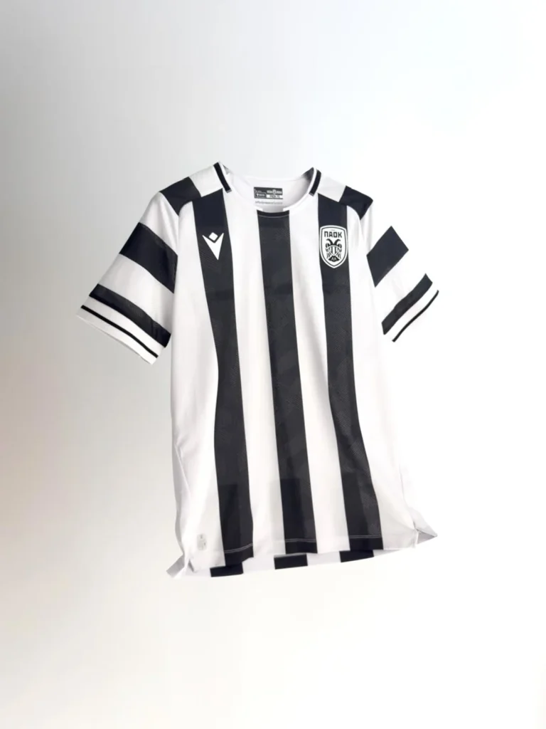 PAOK de Salónica presenta sus camisetas 2025-2026 en el año de su centenario