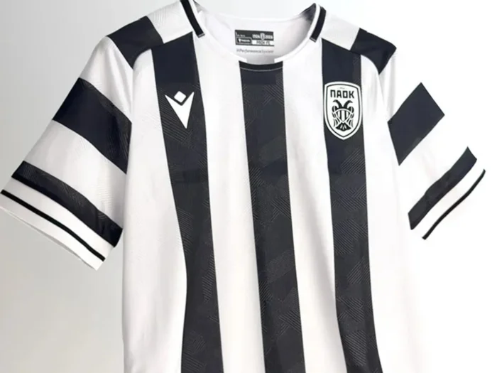 PAOK de Salónica presenta sus camisetas 2025-2026 en el año de su centenario