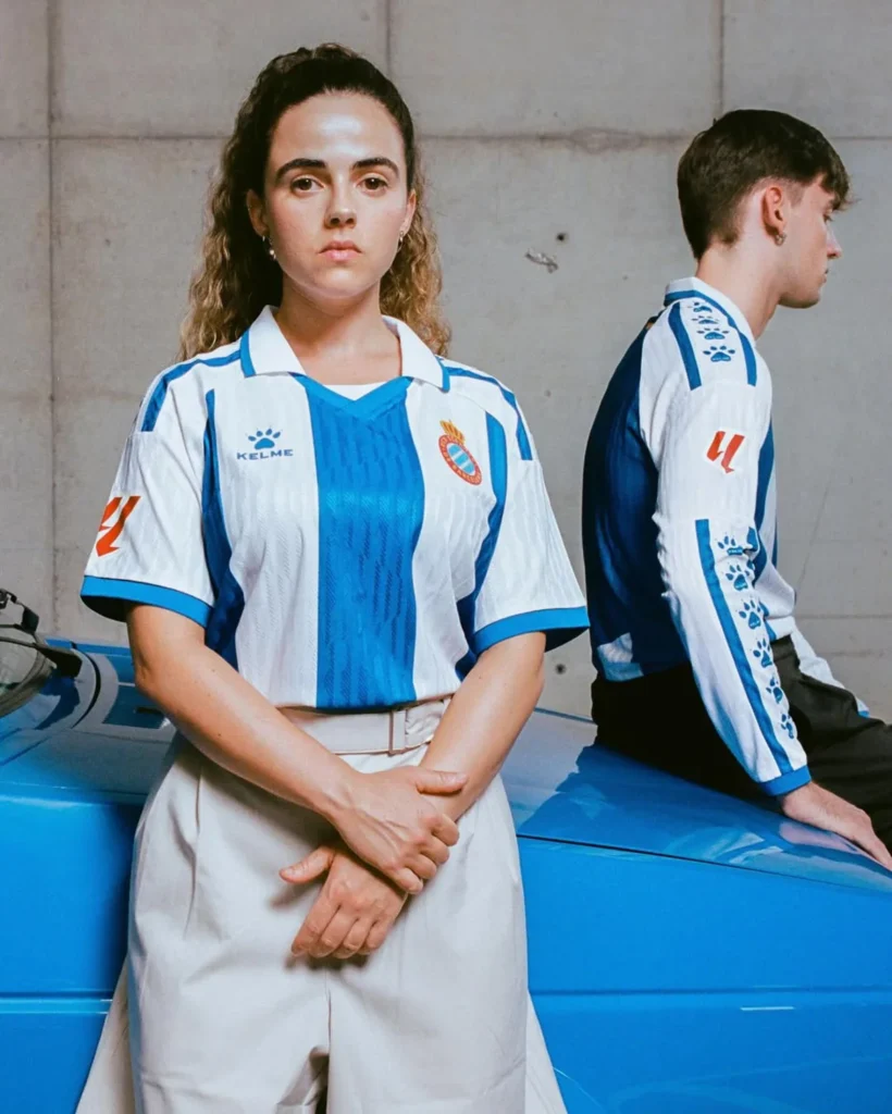 Las camisetas del RCD Espanyol 2025-2026 se inspiran en los años ochenta