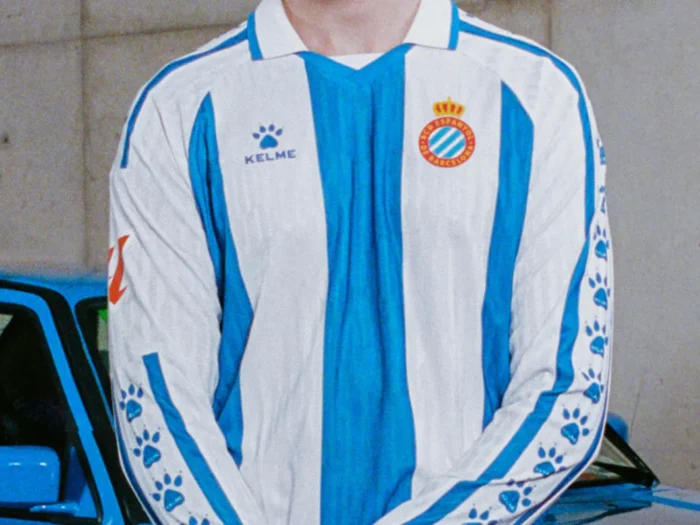Las camisetas del RCD Espanyol 2025-2026 se inspiran en los años ochenta