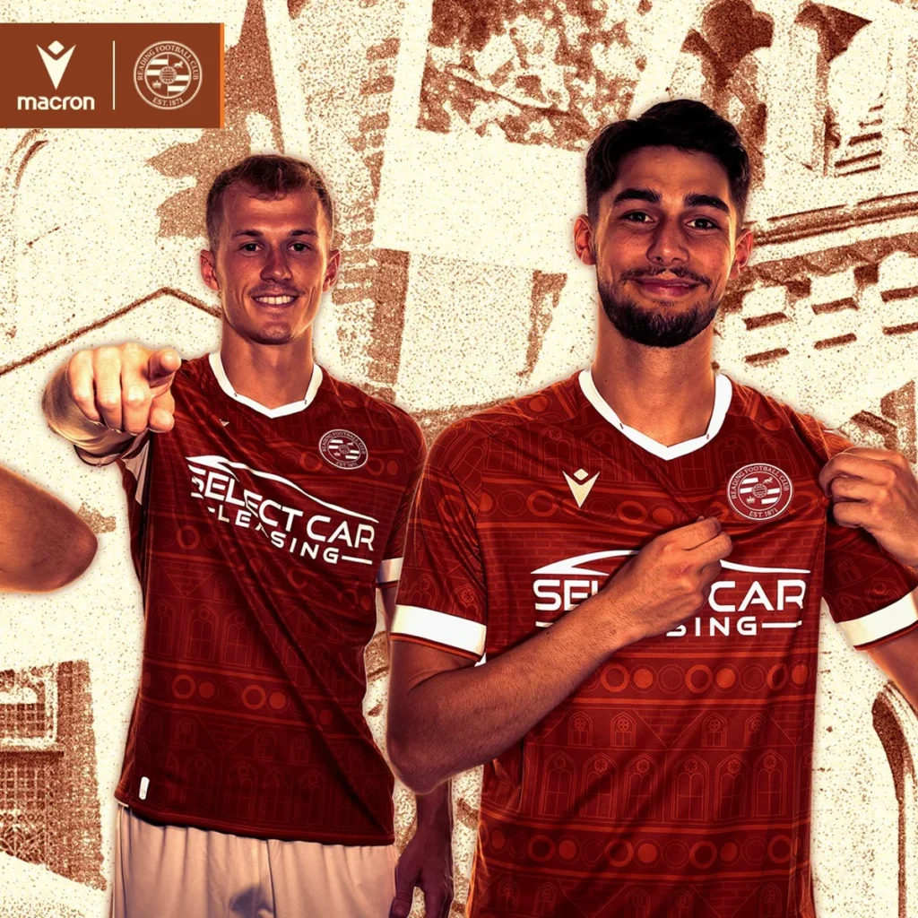 Reading FC 2025-2026: camisetas de Macron con latas de galletas y el Ayuntamiento como inspiración