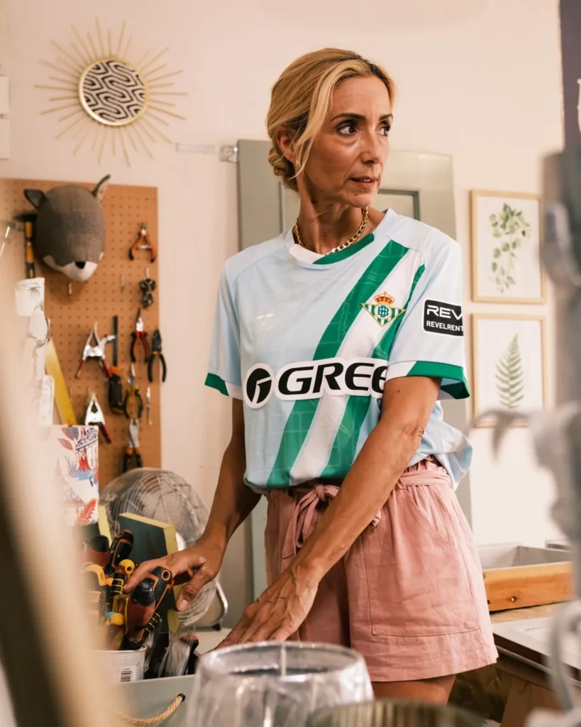 El Real Betis vuelve al verdiblanco puro en sus camisetas 2025-2026