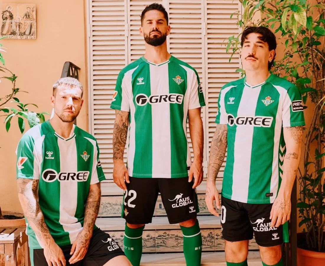 El Real Betis vuelve al verdiblanco puro en sus camisetas 2025-2026