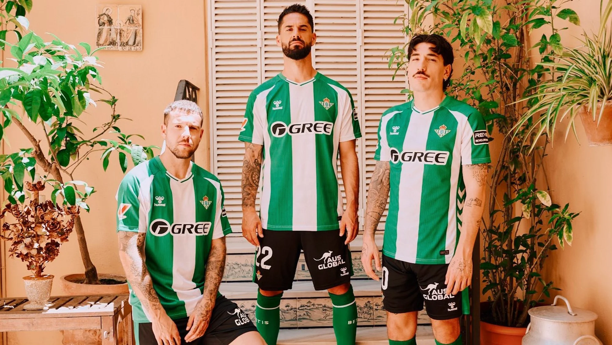 El Real Betis vuelve al verdiblanco puro en sus camisetas 2025-2026