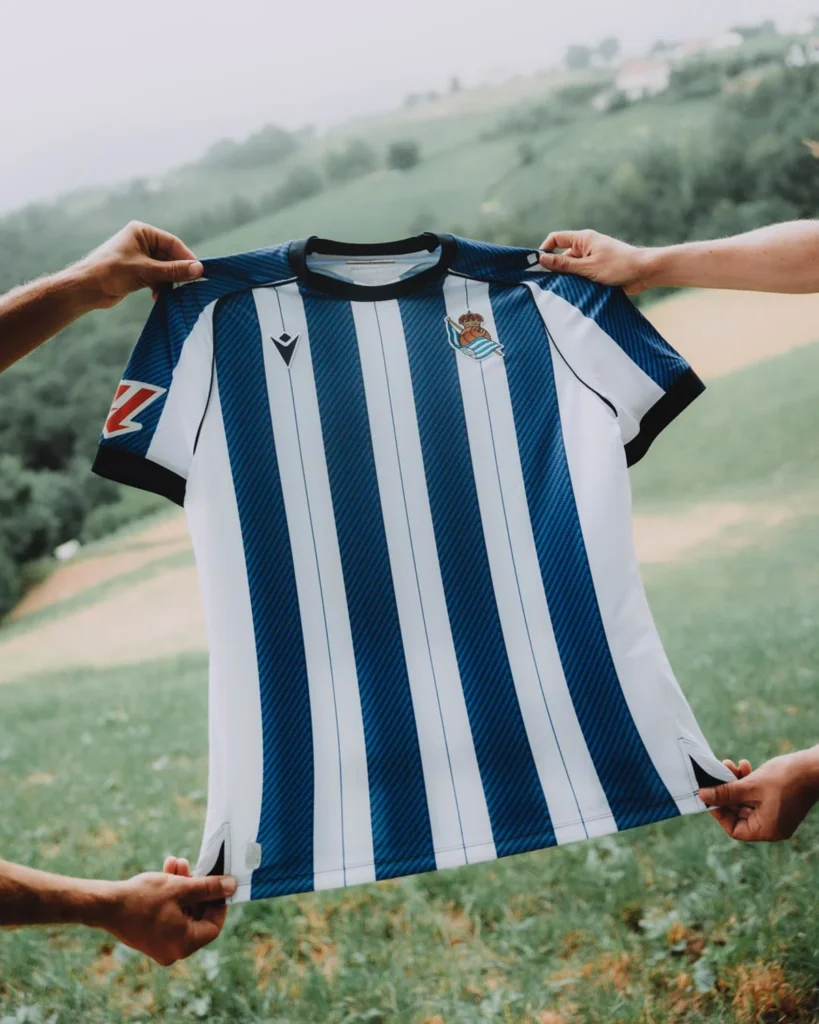 Las camisetas de la Real Sociedad 2025-2026 homenajean a Arconada