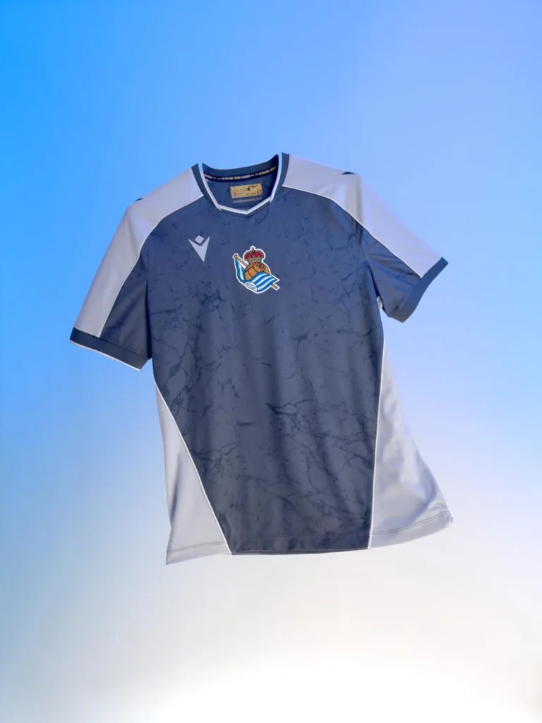 Las camisetas de la Real Sociedad 2025-2026 homenajean a Arconada