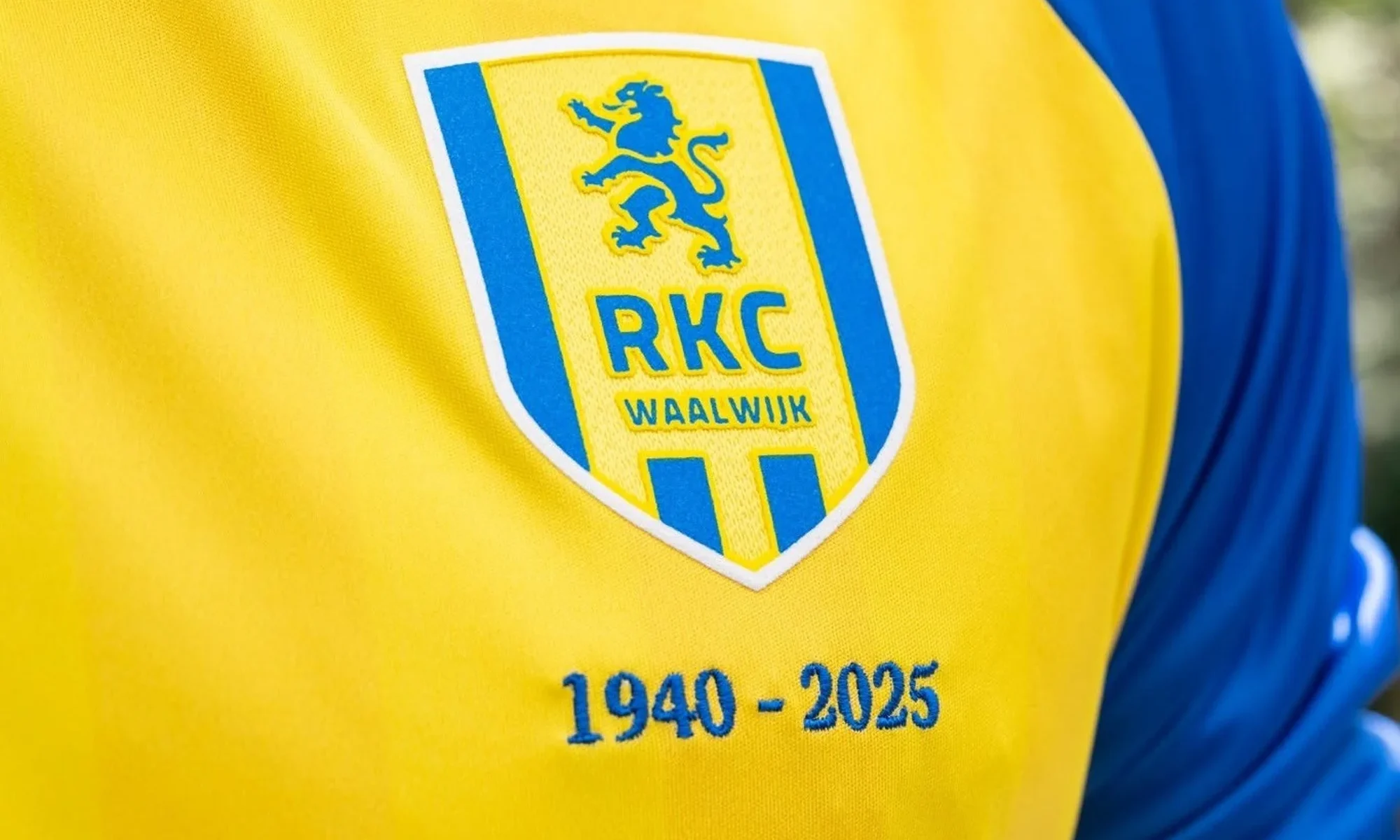 RKC Waalwijk celebra sus 85 años con una camiseta 2025-2026 de aire retro