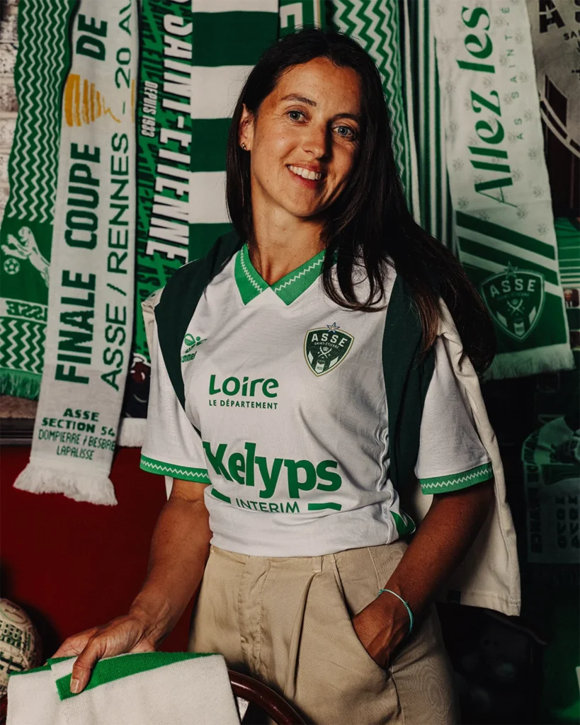 Saint-Étienne presenta sus camisetas 2025-2026: orgullo de futuro y de pasado