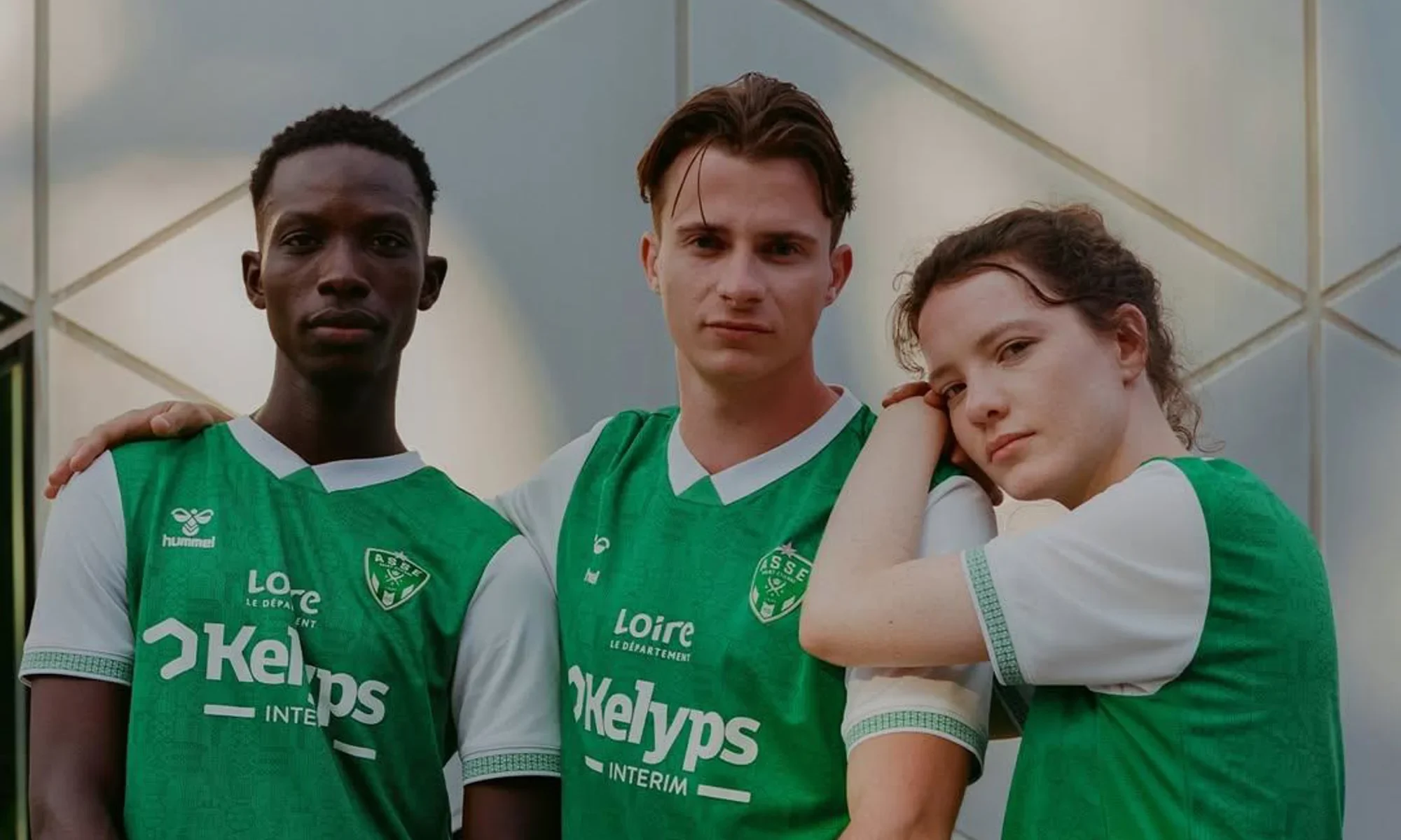 Saint-Étienne presenta sus camisetas 2025-2026: orgullo de futuro y de pasado