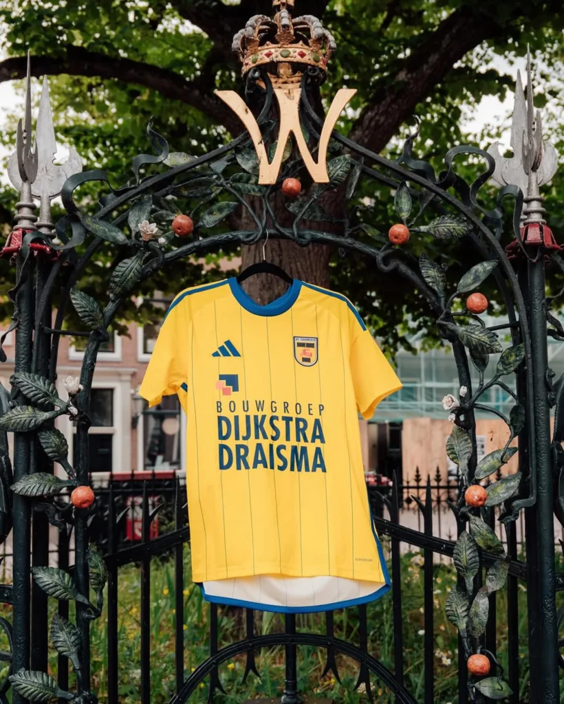 SC Cambuur 2025-2026: rayas por primera vez en su historia y una camiseta visitante con cornamenta de ciervo