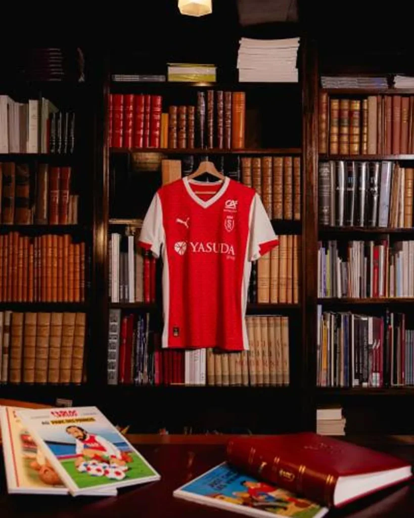 Stade de Reims presenta sus camisetas 2025-2026 con coronas como homenaje a la ciudad de los reyes