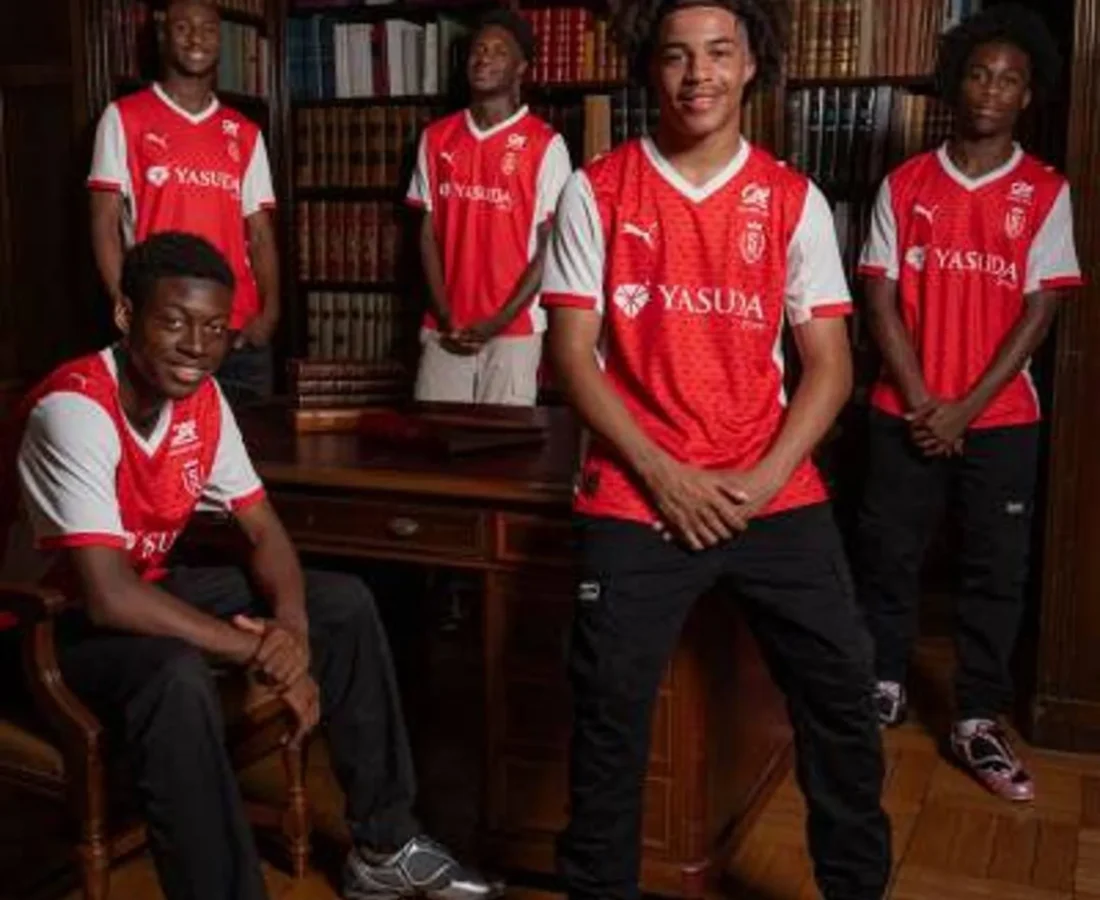 Stade de Reims presenta sus camisetas 2025-2026 con coronas como homenaje a la ciudad de los reyes