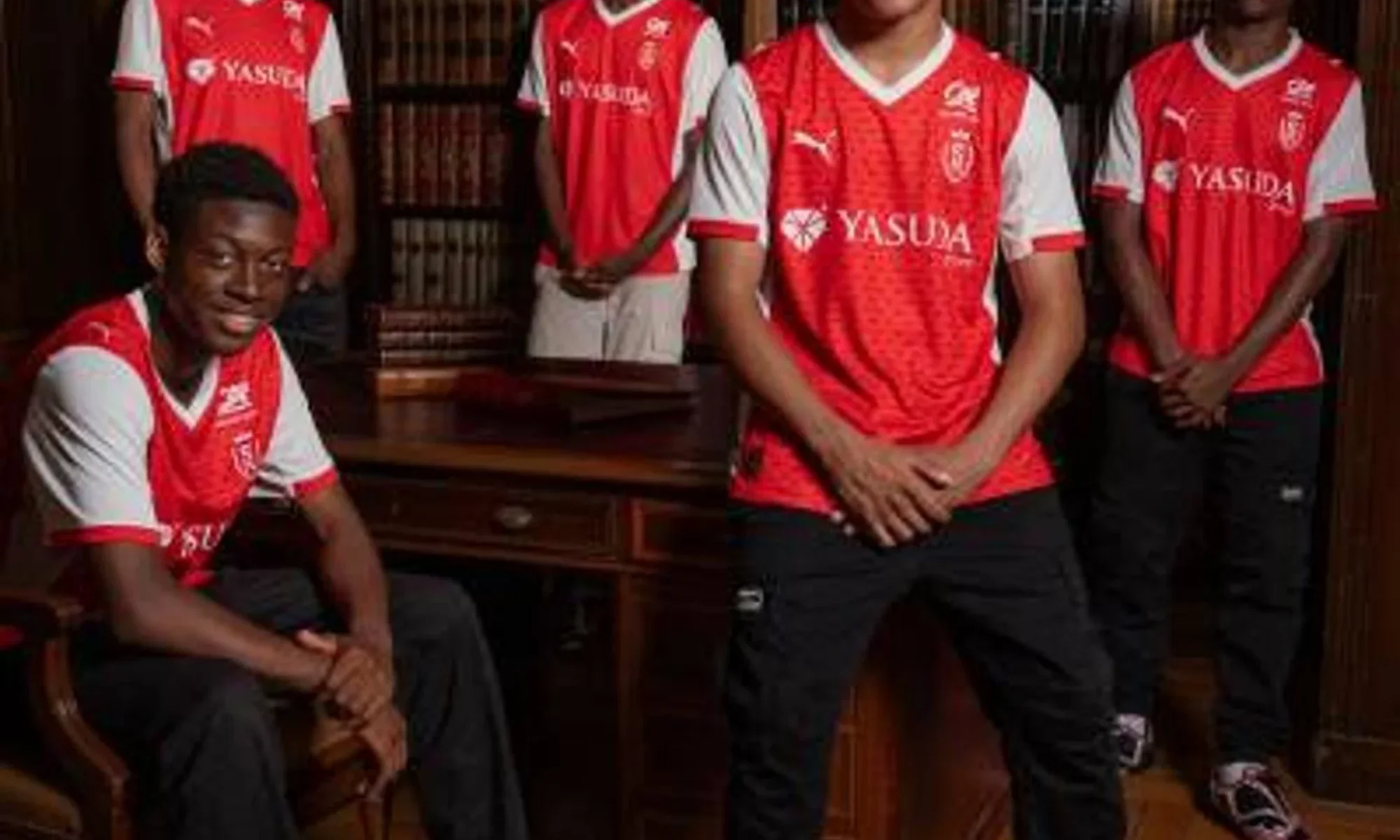 Stade de Reims presenta sus camisetas 2025-2026 con coronas como homenaje a la ciudad de los reyes
