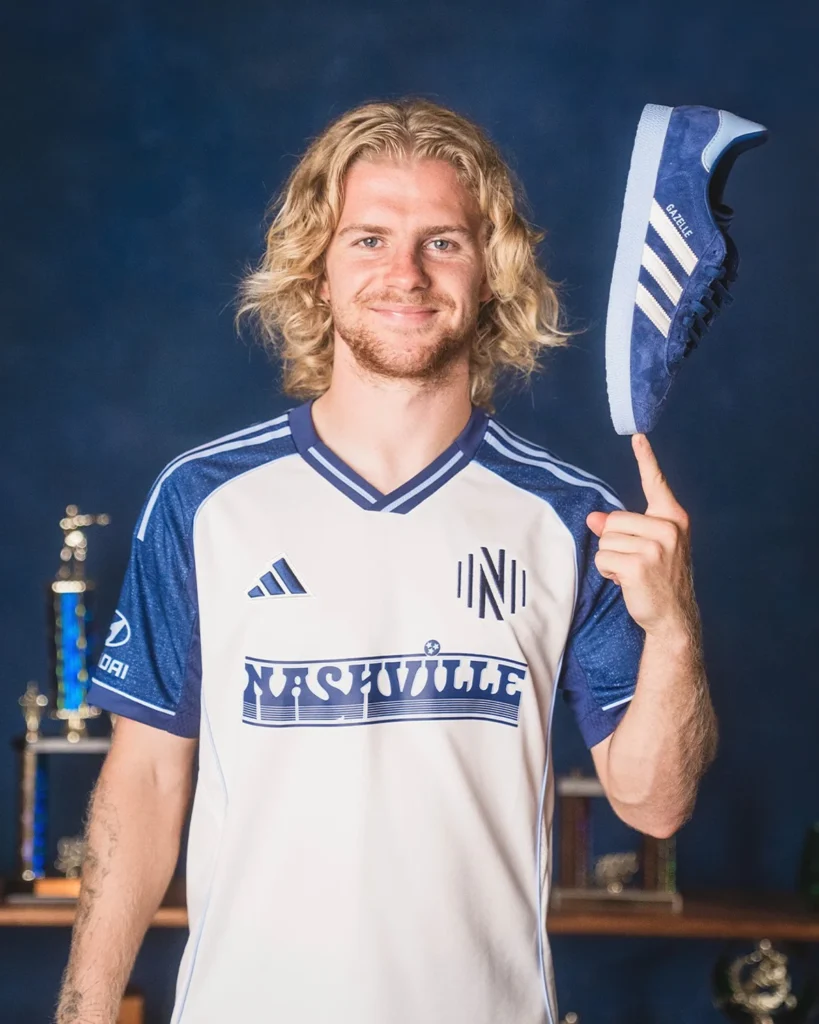 Tercera camiseta del Nashville SC 2025-2026 con aire retro de los años 90